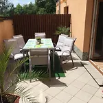 Slunecnice S Terasou